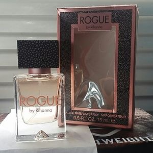 Rihanna rouge perfume
