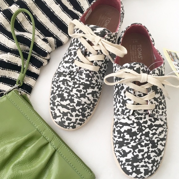 TOMS Shoes - TOMS animal camo print Paseo sneakers