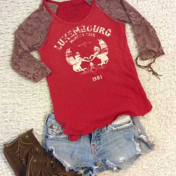 Free People Tops - FREE PEOPLE~ crochet lace sleeve high low tunic