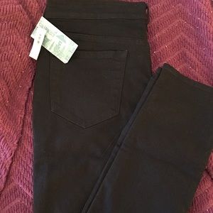 NWOT Old Navy black Diva jeans