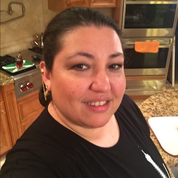 Meet your Posher, Ipek