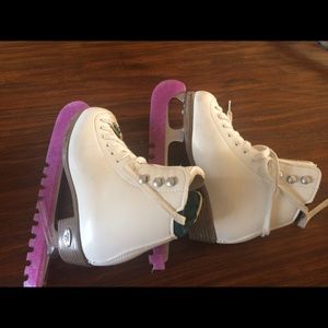 Practically New Girl Skates