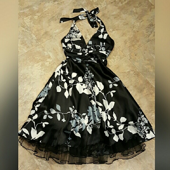 Studio Y Dresses & Skirts - Prom or evening dress.Studio Y Dress Size 3