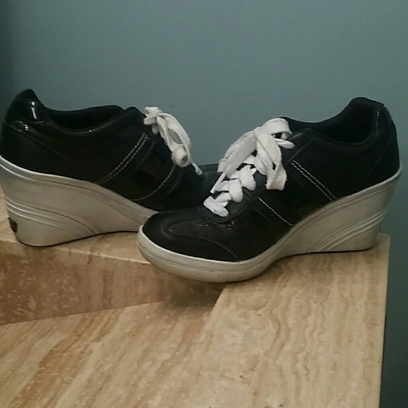 SOLD ON M Skechers wedge tennis shoes