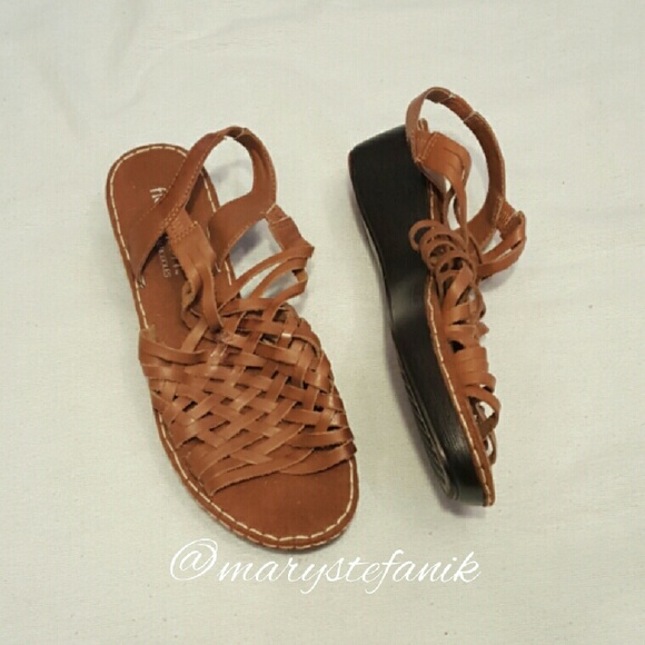 AEROSOLES Shoes - Flexation by Aerosoles Leather Sandles size 8