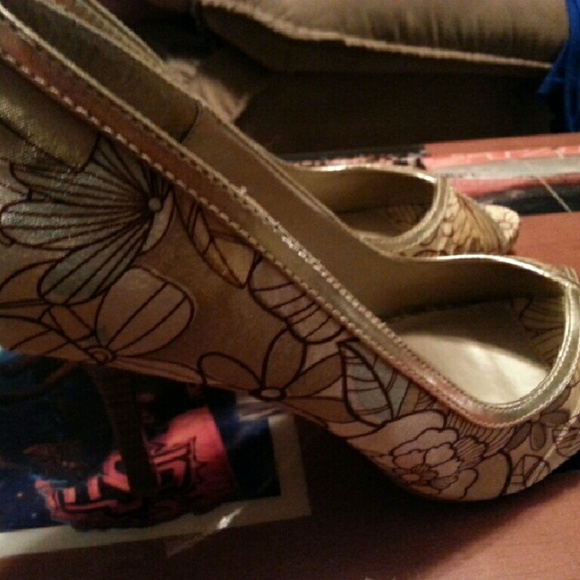 NWOT multicolored peep toe heel - Picture 1 of 3