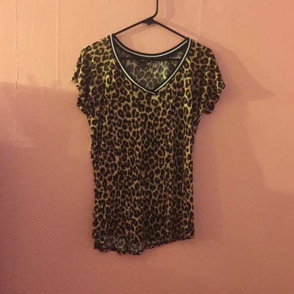 Rue 21 t shirt