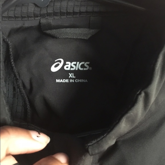 New asics jacket - Picture 3 of 3