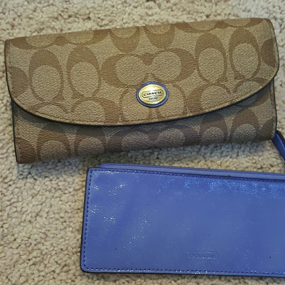 Authentic Coach Wallet FIRM PRICE - Picture 3 of 3