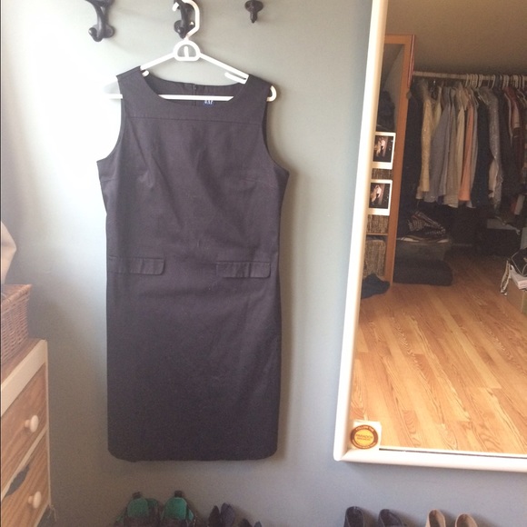 ❤️SOLD❤️ Black shift dress - Picture 2 of 4