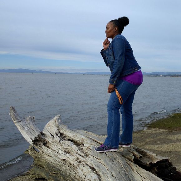 Meet your Posher, Dyonne