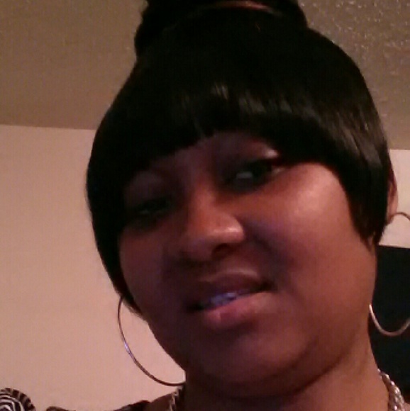 Meet your Posher, Ernisha - Picture 1 of 1