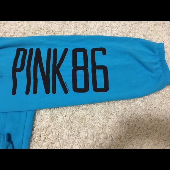 Victoria's Secret Campus CROP Sweats - Picture 1 of 3