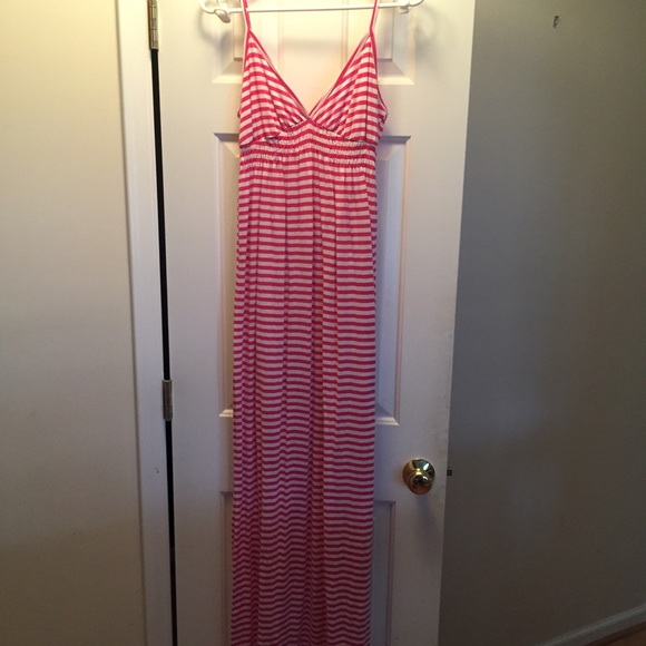 ✨NWOT✨Pink Striped Maxi Dress✨
