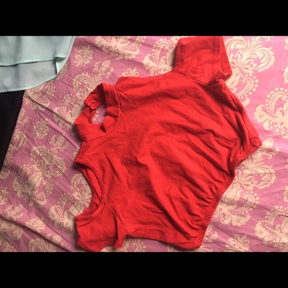 Crop top - Picture 1 of 2