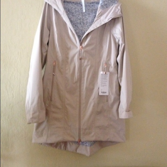 LULULEMON Right As Rain Jacket -size 8 woman's