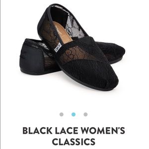 SOLDDDD!!!!! Black Lace Women's Classic Toms