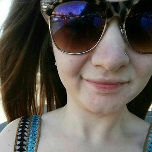 Meet your Posher, Tara