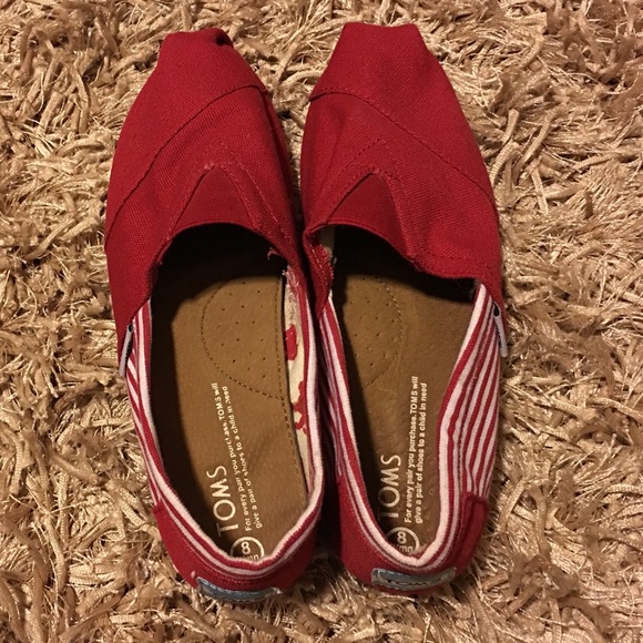 TOMS Shoes - Size 7.5 Toms