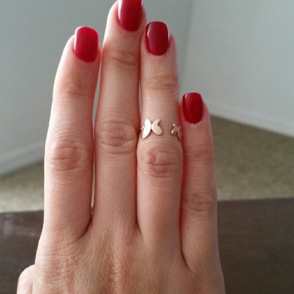 Ring - Picture 2 of 3