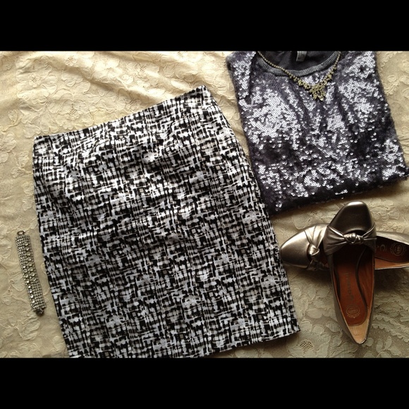Geo Print Pencil Skirt