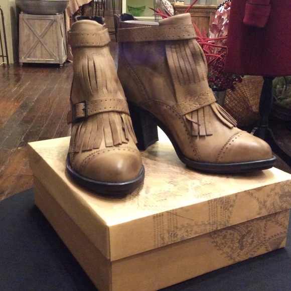 Free People circle Back Heel *Sale* - Picture 1 of 4