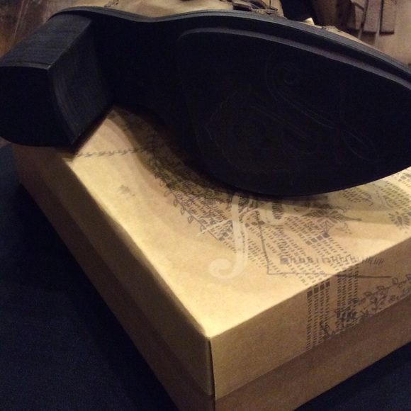 Free People circle Back Heel *Sale* - Picture 3 of 4