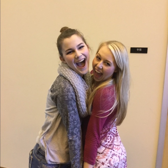 Meet your Posher, Leila - Picture 2 of 3