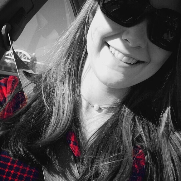 Meet your Posher, Leila - Picture 3 of 3