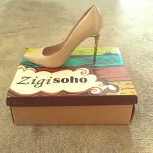 Pointy Toe Patent Pump