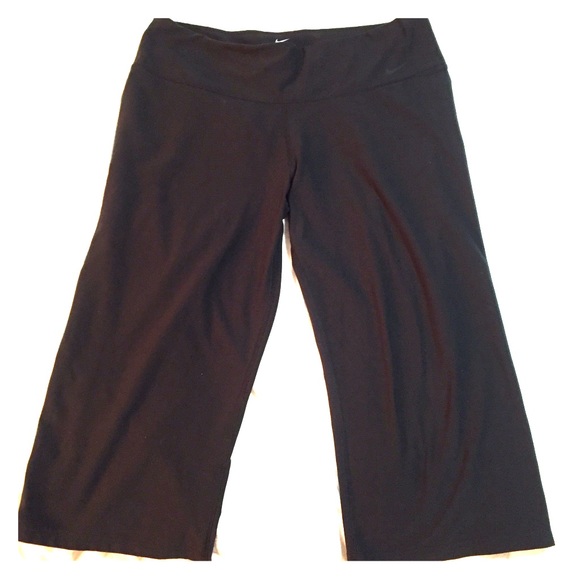 Nike Dri Fit Wide Leg Capris