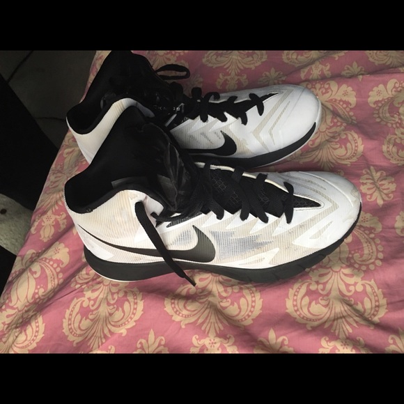 Basketball shoes - Picture 4 of 4