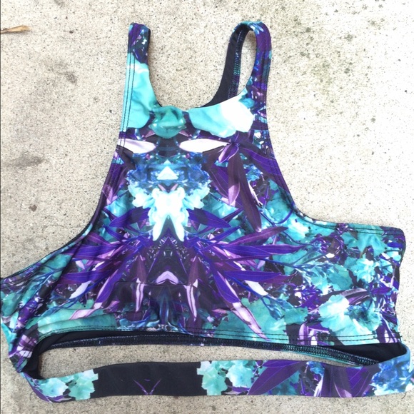 Beach Riot bathing suit top Size: Small
