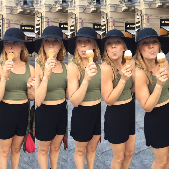 Meet your Posher, Alissa - Picture 2 of 3