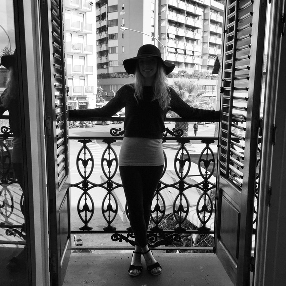 Meet your Posher, Alissa - Picture 3 of 3