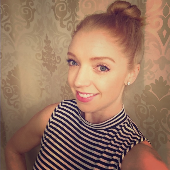 Meet your Posher, Alissa - Picture 1 of 3