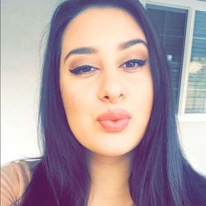 Meet your Posher, Vanessa