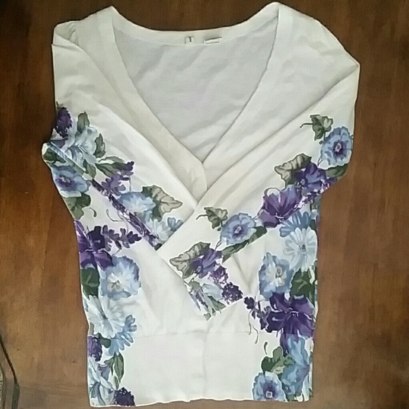 Beautiful flowers sweater.  Never worn.