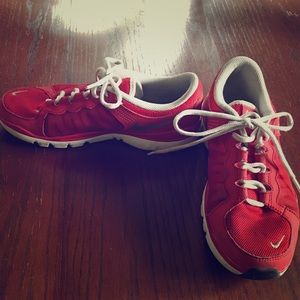 Nike tennis shoes