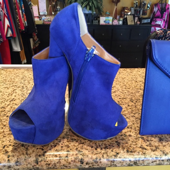 Royal Blue Heels Luichiny size 7 - Picture 1 of 1