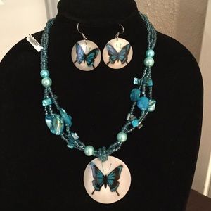 Necklace and earring set