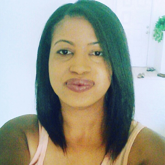 Meet your Posher, Cassandra