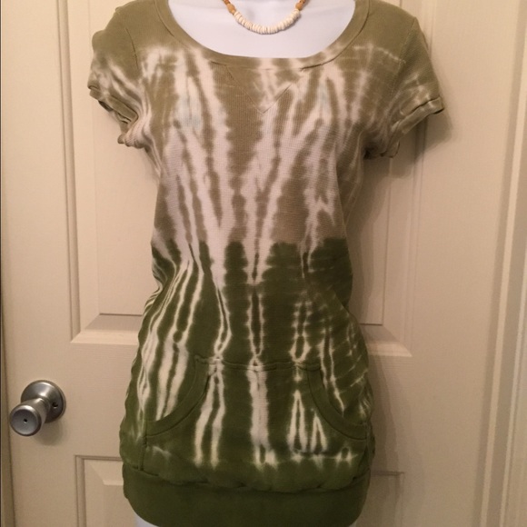 Green & cream top w/ front pocket. Worn once!