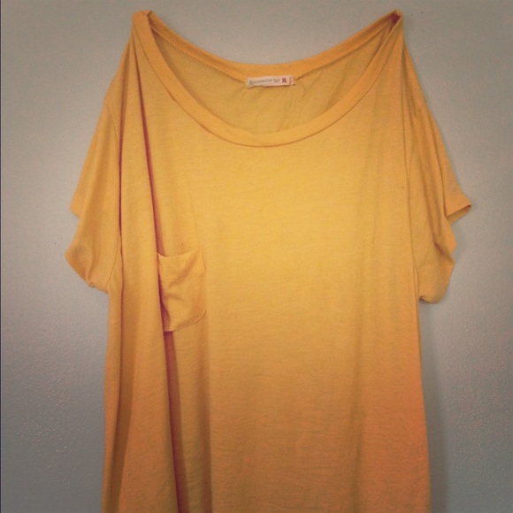 Yellow short sleeve tee