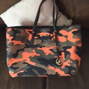 Micheal Kors Purse
