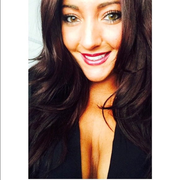 Meet your Posher, Tiffani - Picture 1 of 1