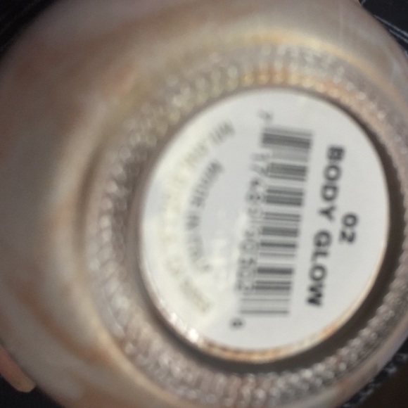 💝 MILANI Face Glow 💝 - Picture 2 of 2