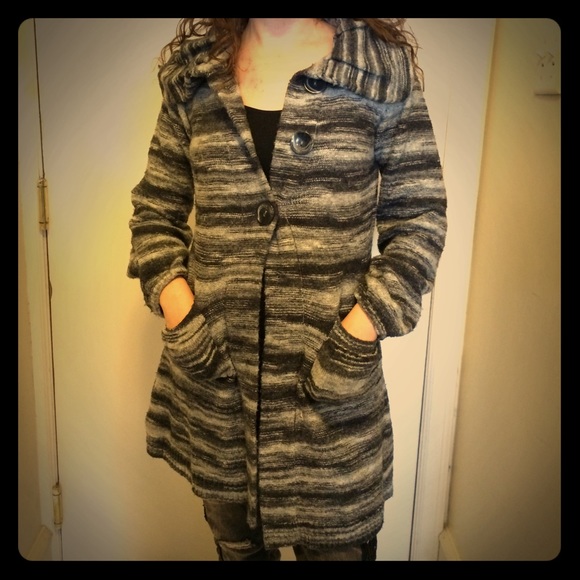 CLOSING SALE Designer Swing Cardigan Sweater - Picture 2 of 3