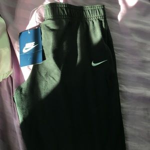 BRAND NEW WITH TAGS NIKE LEGGINGS