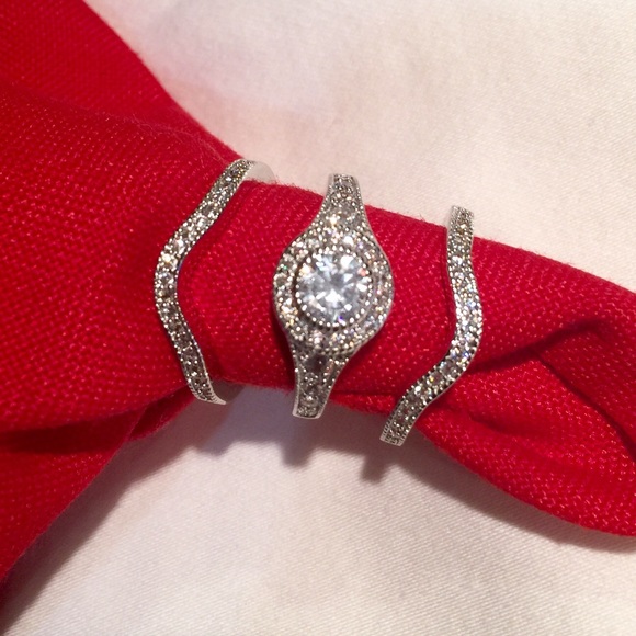 ON SALE ring. Sizes 5, 6. PRICE FIRM - Picture 3 of 4